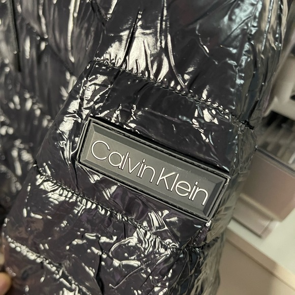 Calvin Klein Black Bubble Jacket medium - Picture 3 of 4